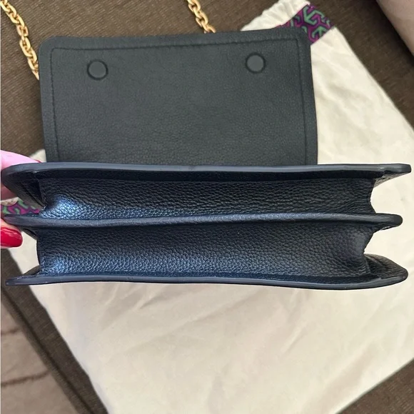 Tory Burch Carson Convertible Leather Crossbody Bag - Picture 4 of 9